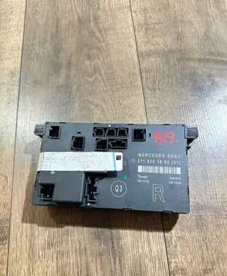 Mercedes-Benz E W211 Door control unit/module 2118201685 355556