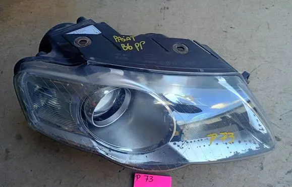 Volkswagen PASSAT B6 Headlight/headlamp