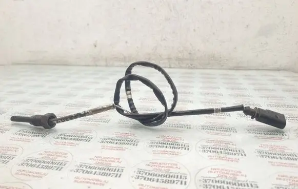 Volkswagen Touran I Exhaust gas temperature sensor 03G906088AT
