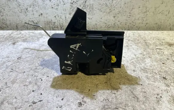 Dacia Sandero Front door lock