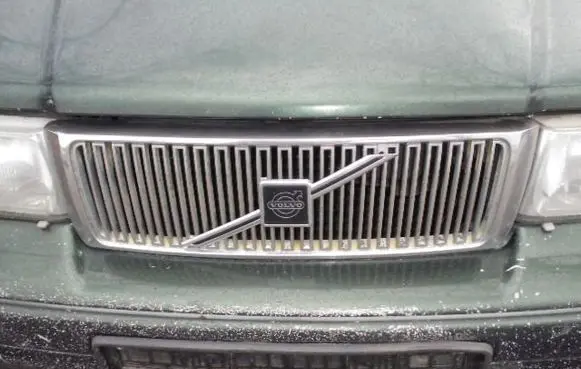 Volvo 940 Front grill 9126605