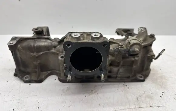 Toyota Avensis T270 Intake manifold