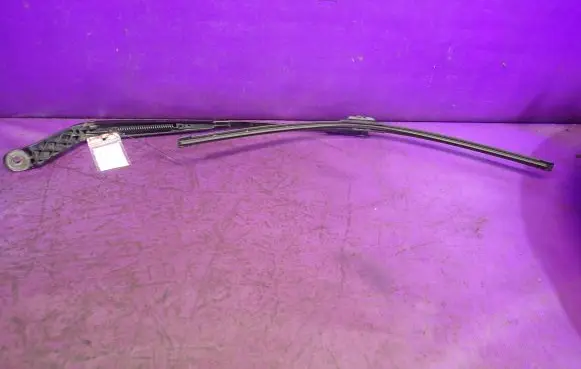 Ford Galaxy Front wiper blade arm 7M3955409B