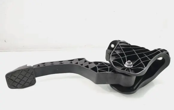 Volkswagen Golf Plus Clutch pedal 1K1721059ER