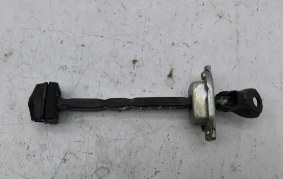 Honda CR-V Rear door check strap stopper