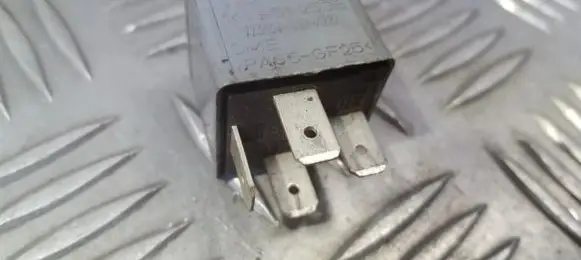Volkswagen PASSAT B6 Other relay 141951253B V23134-B52-X227