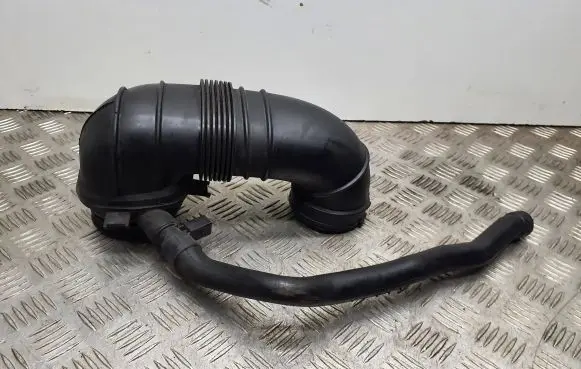 Infiniti Q70 Y51 Air intake duct part A6510902042 A6510941297 1002504101