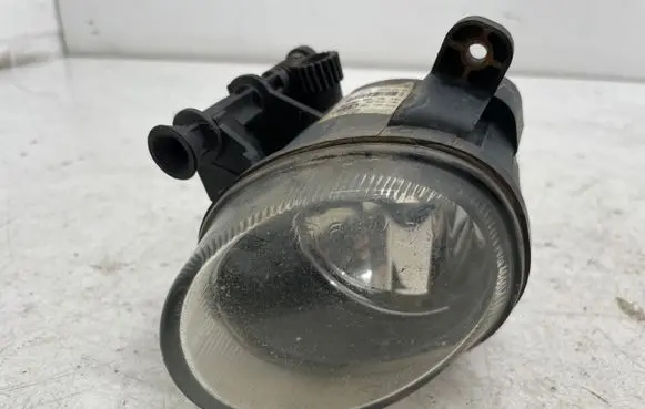 Volkswagen PASSAT CC Front fog light 8T0941700