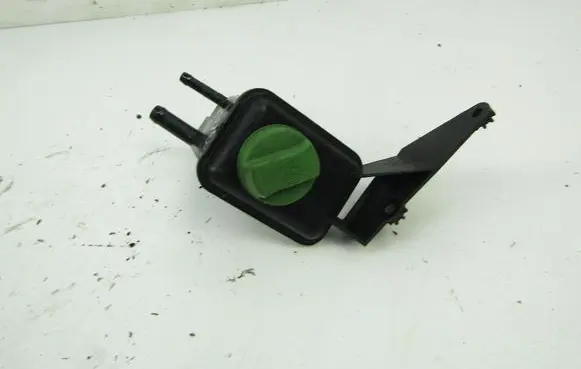 Volkswagen PASSAT B5.5 Power steering fluid tank/reservoir 