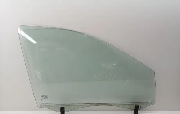 KIA Sorento Front door window glass four-door