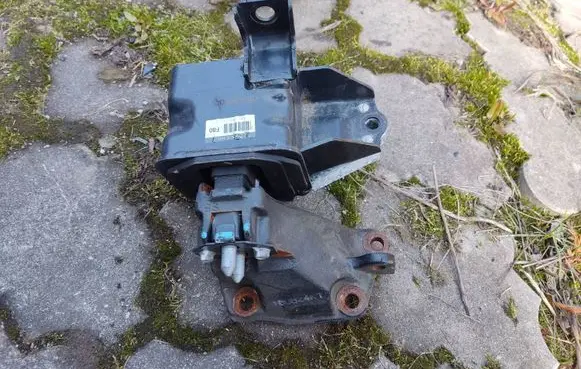 KIA Sportage Engine mount bracket 21830F1800