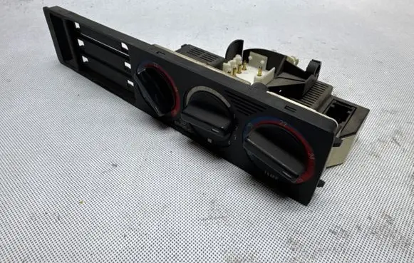 BMW 5 E34 Climate control unit 8351651
