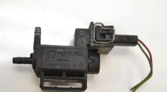 BMW 5 E60 E61 Turbo solenoid valve 0025401897