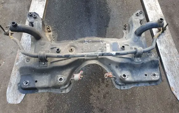 Fiat 500L Front subframe