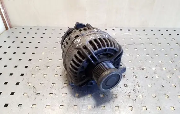 Volvo XC70 Generator/alternator 30667787 0124525060