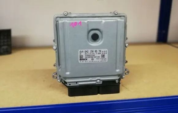 Mercedes-Benz E W211 Engine control unit/module 0281013722