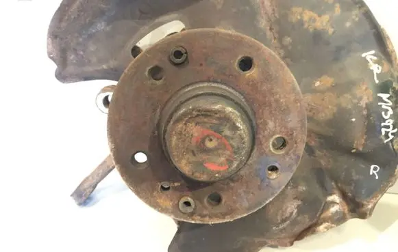 Mercedes-Benz E W124 Front wheel hub spindle knuckle