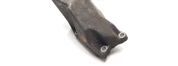 Audi A4 S4 B5 8D Engine mounting bracket 8D0199307H