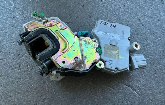 Nissan Patrol Y61 Front door lock 80503VB900 805537F000