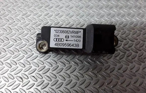 Audi A6 S6 C5 4B Airbag deployment crash/impact sensor 4B0959643B
