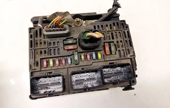 Citroen C5 Fuse box set 9657718780