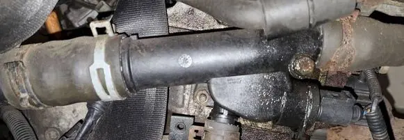 Engine coolant pipe/hose