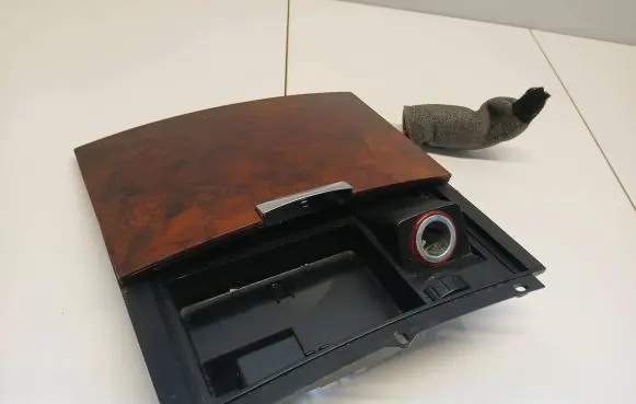Volkswagen Touareg I Ashtray (front) 7L6857961C 313280100 7L6863071E