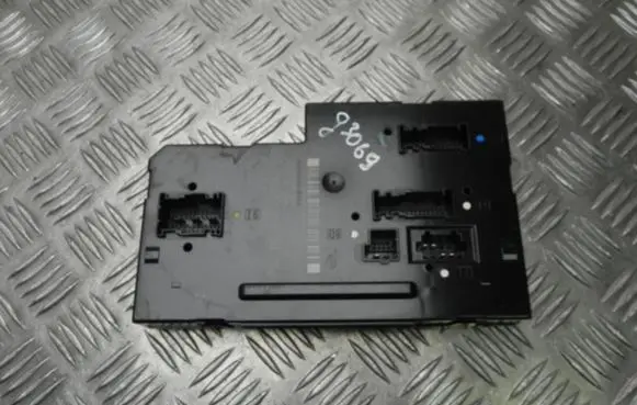 Mercedes-Benz C AMG W204 Other control units/modules A2049060105 G3069