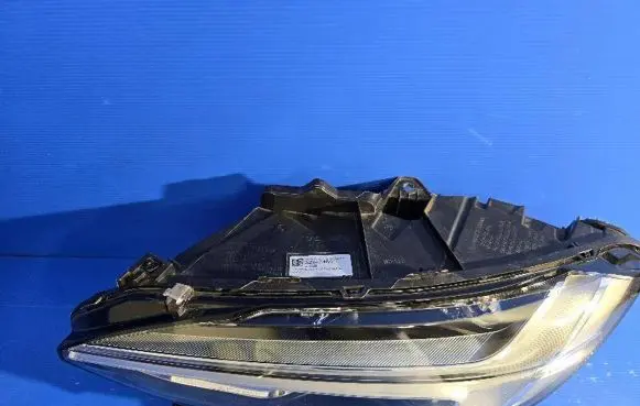 Volvo S90, V90 Headlight/headlamp 32342464
