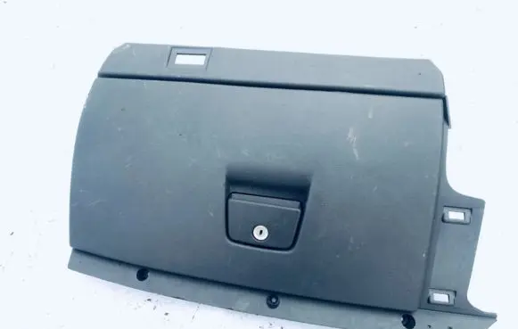 Volvo V50 Glove box 8626141