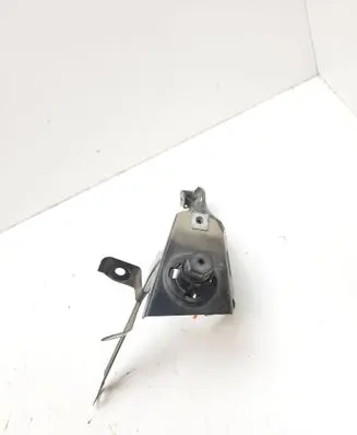 Fender mounting bracket