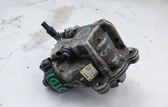 Volkswagen PASSAT CC Fuel injection high pressure pump 03L130755D