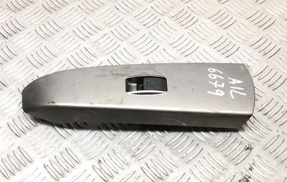 Toyota Prius (XW20) Electric window control switch 7427147050