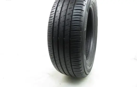 Volkswagen Golf V R16 summer tire 