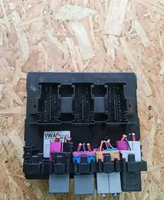Volkswagen Tiguan Other control units/modules 5K0937087