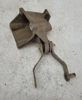 Audi A6 S6 C4 4A Engine mounting bracket 4A0399114G