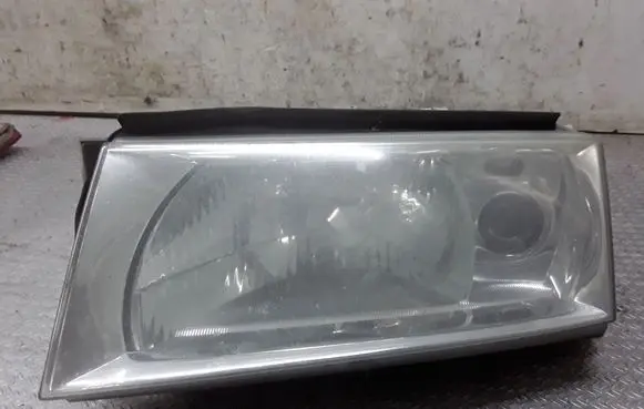 Skoda Octavia Mk1 (1U) Headlight/headlamp 1U1941015E