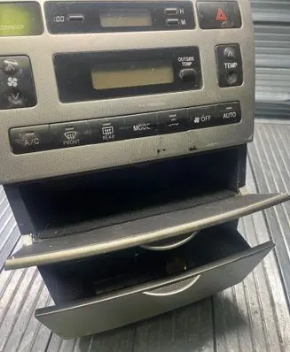 Toyota Corolla E120 E130 Climate control unit 554111A240 5593012392