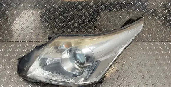 Toyota Avensis T270 Headlight/headlamp