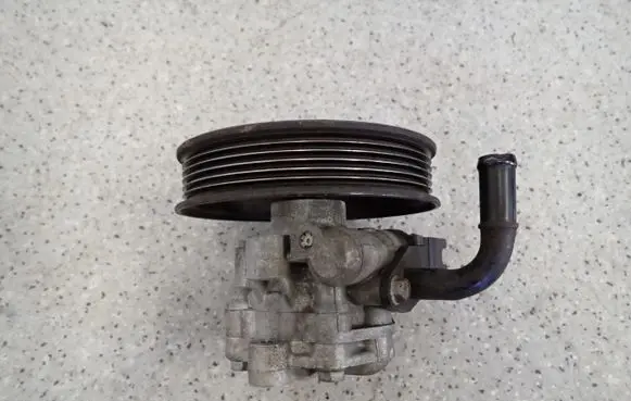 Hyundai Sonata Power steering pump 57100-3K000