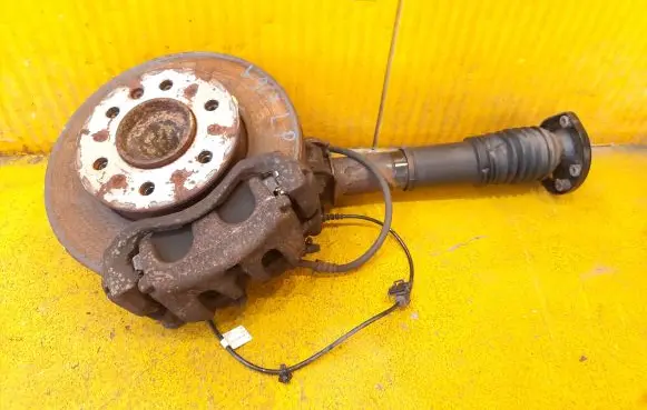 Mercedes-Benz Sprinter W907 W910 Front wheel hub spindle knuckle