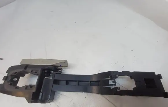 Nissan X-Trail T32 Front door exterior handle/bracket 