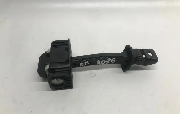 BMW 4 F32 F33 Front door check strap stopper 7284427