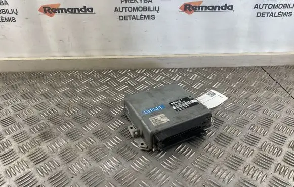 BMW 5 E34 Engine control unit/module 0281001077