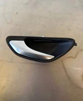 Mercedes-Benz C W205 Front door interior handle A2057602200 2611445