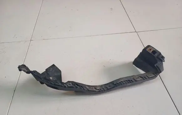 Subaru Legacy Front bumper mounting bracket