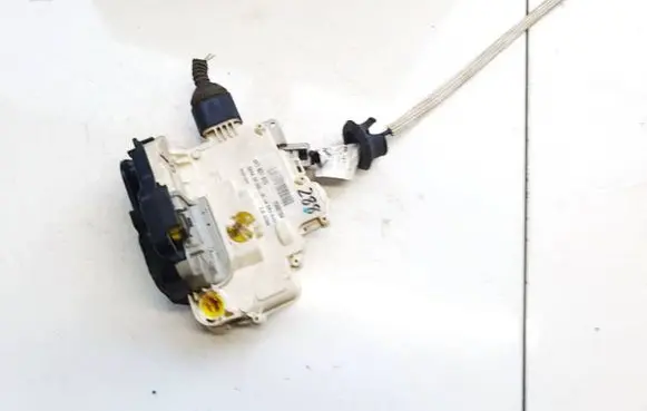 Audi A6 S6 C6 4F Front door lock 4f1837015