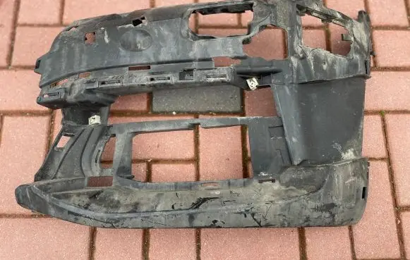 BMW 7 G11 G12 Front bumper mounting bracket 8061129 51118061129
