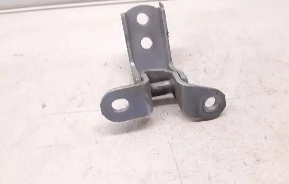 Lexus IS 200-300 Front door upper hinge