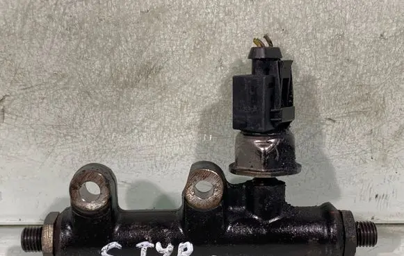 Jaguar S-Type Fuel main line pipe A2c20001297 4r8q9c066ae
